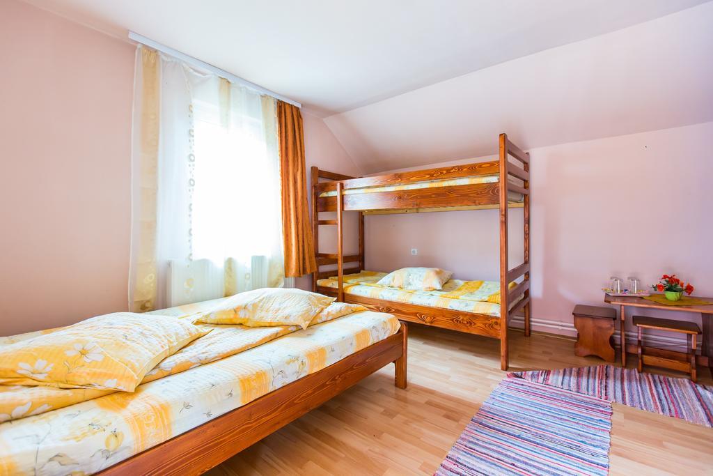 Iris Panzio Hotel Praid Exterior foto